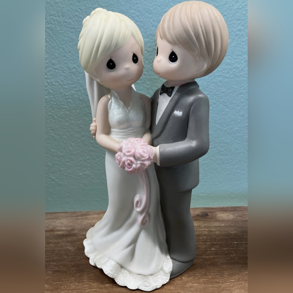 Precious Moments We Join Hands and Hearts Porcelain Decor